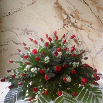 CUBRE CAJA CON 100 ROSAS ROJAS RF066