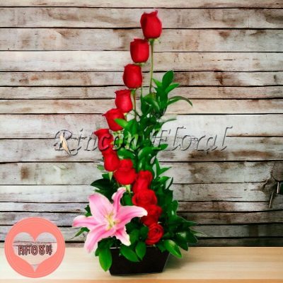 BASE CON 12 ROSAS EN ESPIRAL RF084