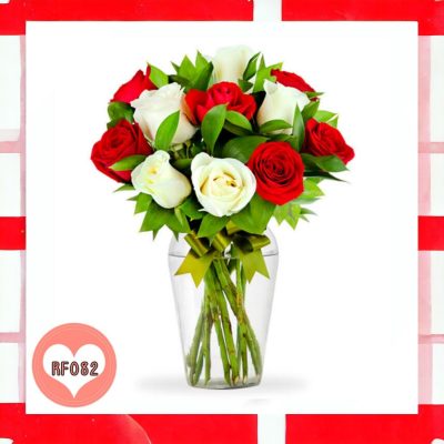 JARRÓN CON 12 ROSAS BLANCAS Y ROJAS RF082