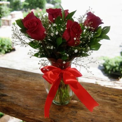 JARRÓN CON 6 ROSAS ROJAS Y BABY BREATH RF175