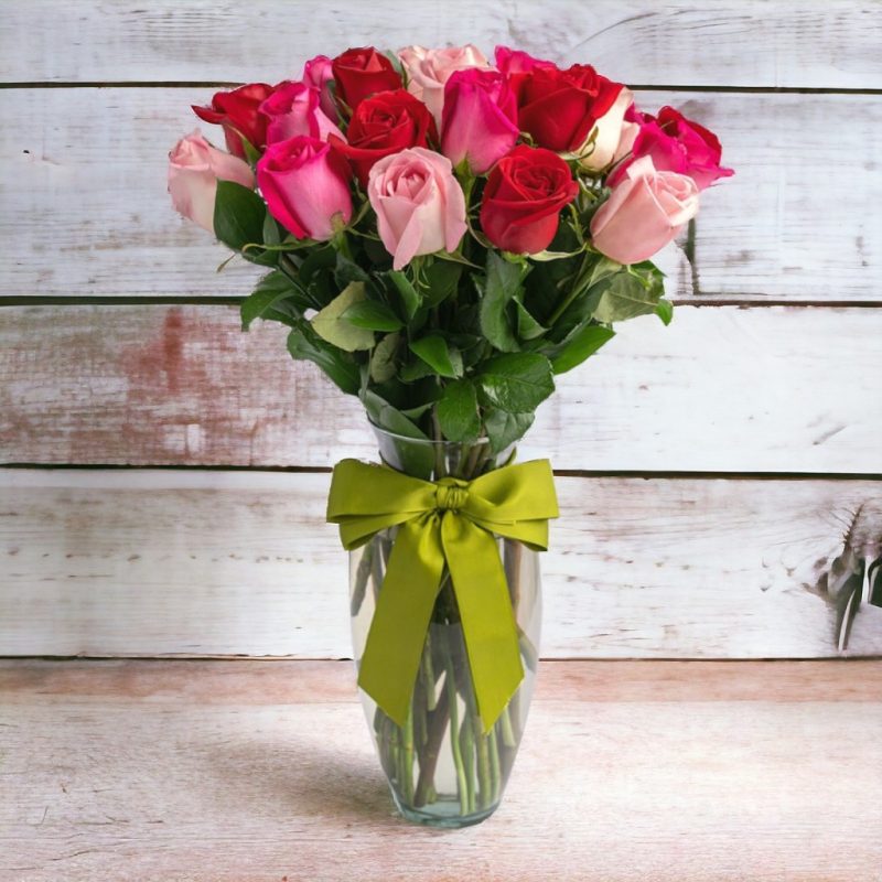 JARRÓN CON 24 ROSAS ROJAS, ROSAS Y FIUSHAS RF185