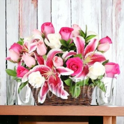 CANASTA CON STARGAZER Y ROSAS RF188