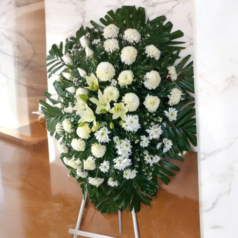 MEDALLON CON ROSAS Y POLAR EN  BLANCO RF278