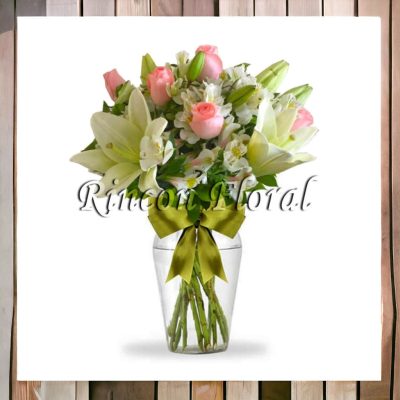 JARRÓN 20CM CON 6 ROSAS, LILYS Y ALSTROEMERIAS RF283
