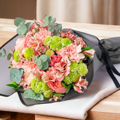 BOOUQUET CON FLORES ROSAS RF417