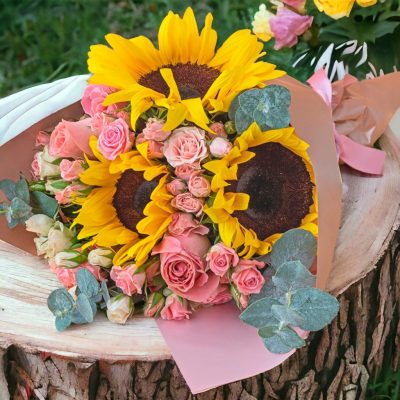 BOUQUET CON GIRASOLES Y ROSAS RF421