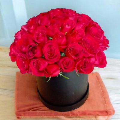 CAJA CILINDRO CON 50 ROSAS RF497
