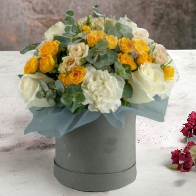 CAJA CON ROSAS Y MINIROSAS               RF711