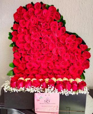 CAJA CORAZÓN CON ROSAS Y FERREROS RF746