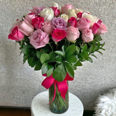 JARRÓN CON 50 ROSAS VARIADAS RF888