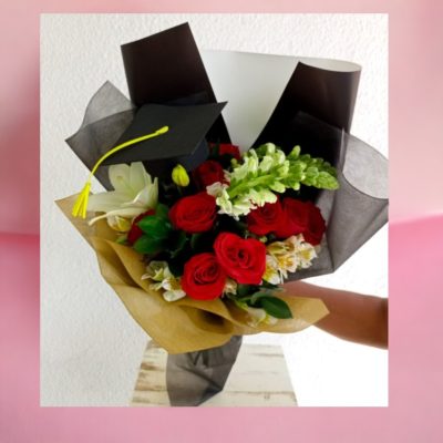 BOUQUET CON 12 ROSAS RF244