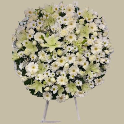 CORONA CON FLORES BLANCAS RF065