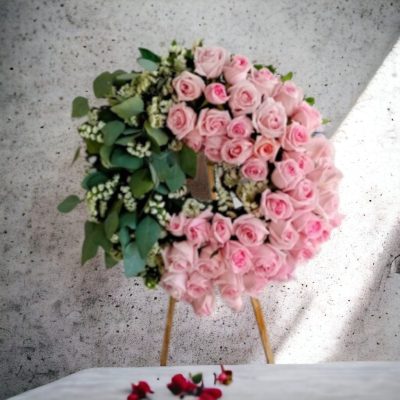 ARO FLORAL CON 50 ROSAS RF444