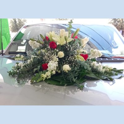 ARREGLO PARA EL CARRO CON ROSAS rf087