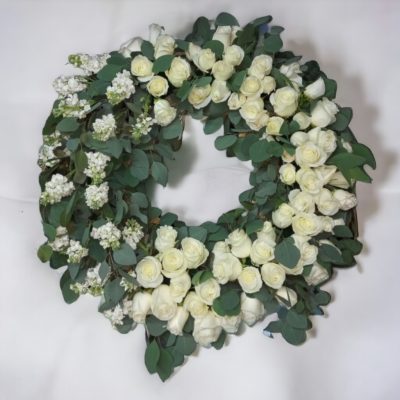 ARO CON 70 ROSAS BLANCAS RF324