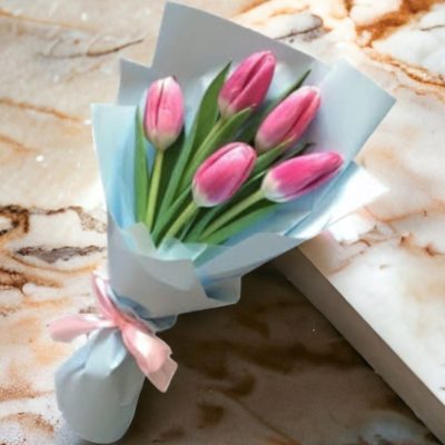 BOUQUET CON 5 TULIPANES RFV96