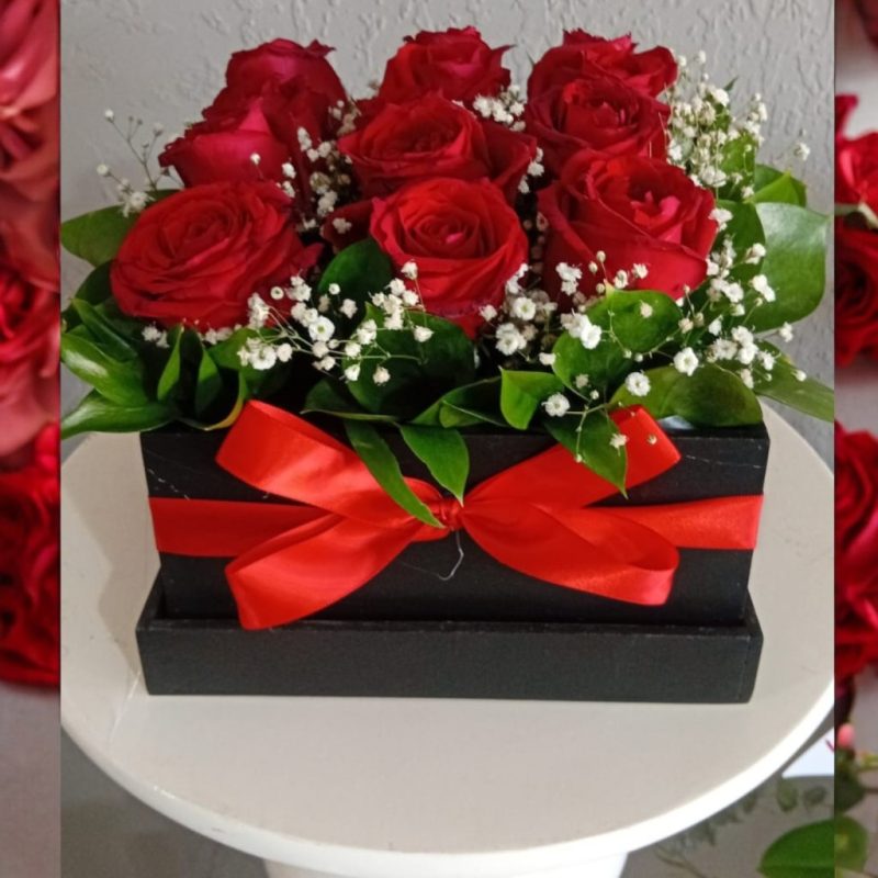 CAJA CUBO CON 12 ROSAS ROSAS RFV102 - Imagen 2