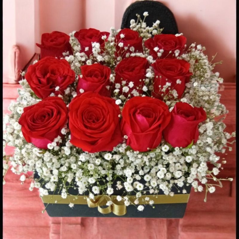 CAJA CUBO CON 12 ROSAS ROSAS RFV102 - Imagen 3