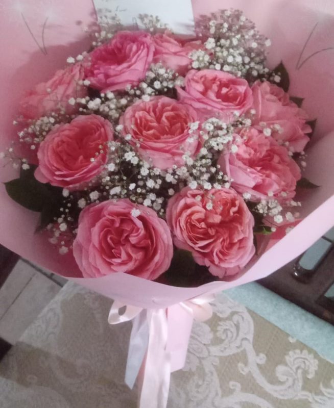 BOUQUET CON 10 ROSAS INGLESAS RFV132 - Imagen 3