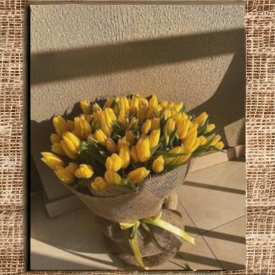 BOUQUET CON 50 TULIPANES AMARILLOS RFA042
