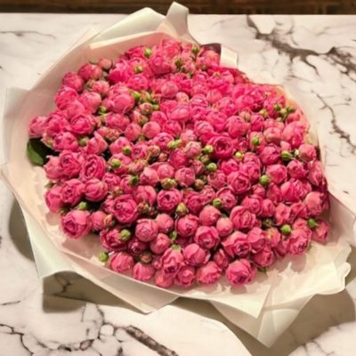 BOUQUET CON 100 ROSAS INGLESAS RFV133