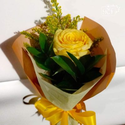 BOUQUET CON ROSA AMARILLA RFA027