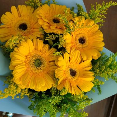 BOUQUETE CON 5 GERBERAS AMARILLAS RFA032