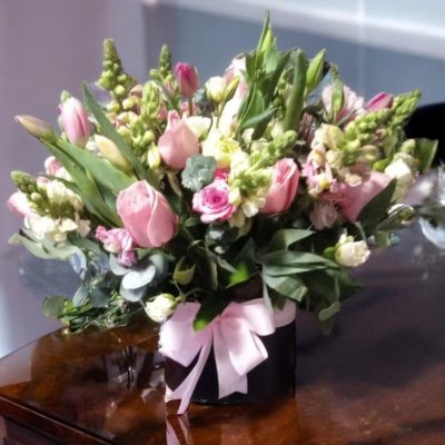 CAJA CILINDRO CON FLORES ROSAS RF487