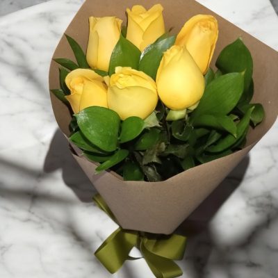 BOUQUET CON 6 ROSAS AMARILLAS RFA030