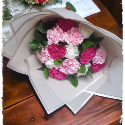 BOUQUET CON 14 CLAVELES RF016