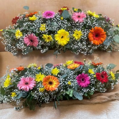 JARDINERA CON GERBERAS MULTICOLOR RF885
