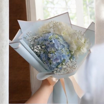BOUQUET CON HORTENSIAS Y BABY BREATH RF986