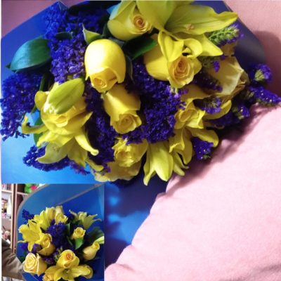 BOUQUET CON FLORES AMARILLAS Y AZULES RF981