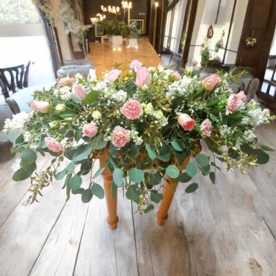 JARDINERA  CON ROSAS Y CLAVELES ROSAS 1m RF878