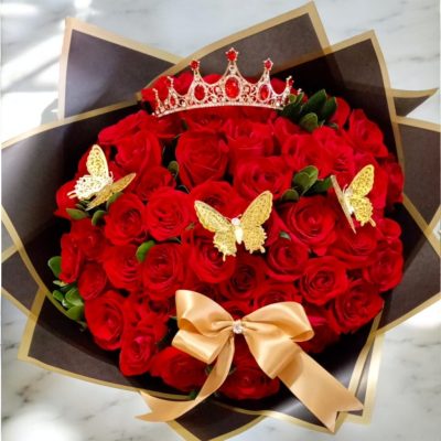 BOUQUET CON 50 ROSAS ROJAS DECORADAS RF965