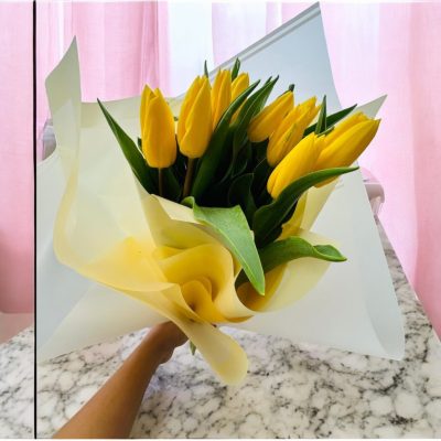 BOUQUET CON 10 TULIPANES RFA023
