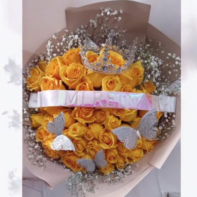 BOUQUET CON 50 ROSAS DECORADAS RFA020