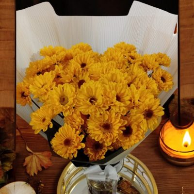 BOUQUET CON MARGARITAS AMARILLAS RF903
