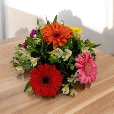 CENTRO DE MESA CON GERBERAS RF213