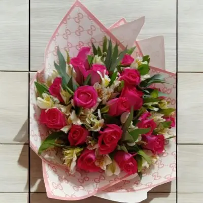 BOUQUET CON 18 ROSAS Y ALSTROEMERIAS RF863