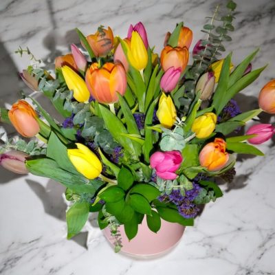 CAJA CILINDRO CON 30 TULIPANES RF859