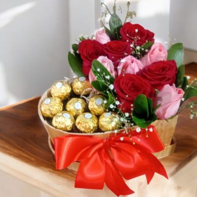 CAJA CORAZÓN CON ROSAS Y FERREROS RFV55