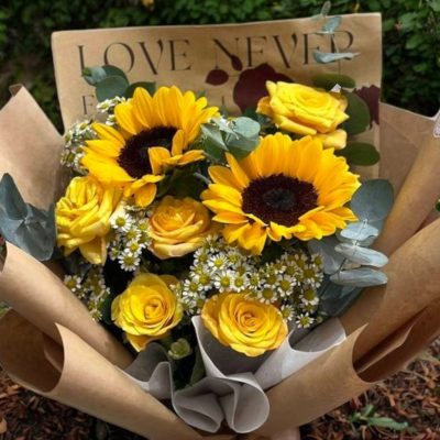 BOUQUET DE ROSAS Y GIRASOLES RFA017