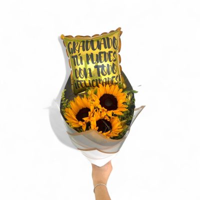 BOUQUET GIRASOLES CON GLOBO GRADUACIÓN RFG004