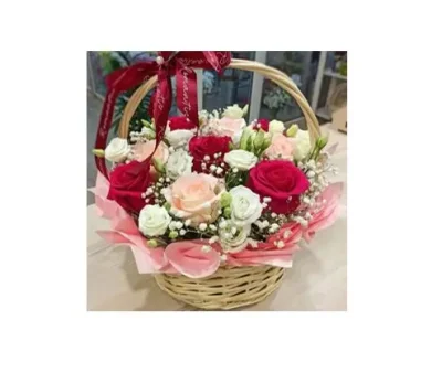 Canasta con Rosas y Mini Rosas RFV221