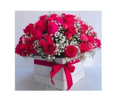 Caja con Rosas y Mini Rosas RFV230