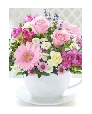 TAZA CON MARGARITAS Y ROSAS RFM405